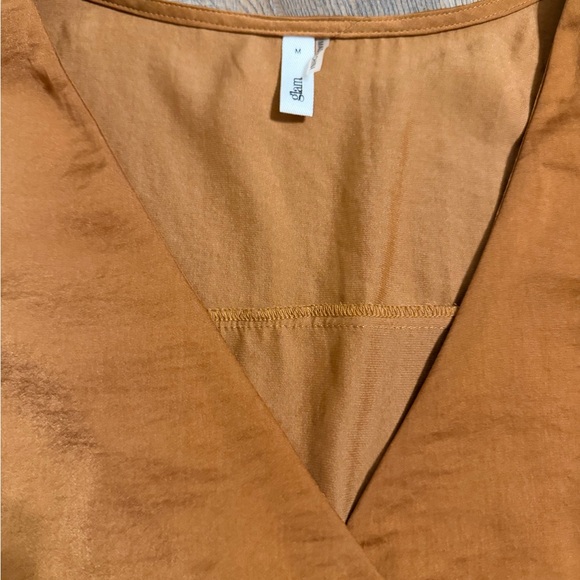 Rust V-Neck Top - Picture 2 of 4